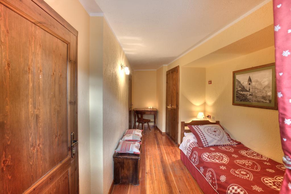 Residence Cav Emile Rey Курмайор Номер фото